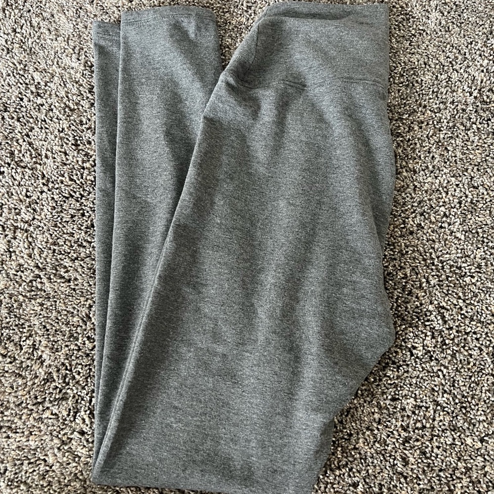 Women’s Vera Wang gray leggings full length like new - Picture 2 of 3
